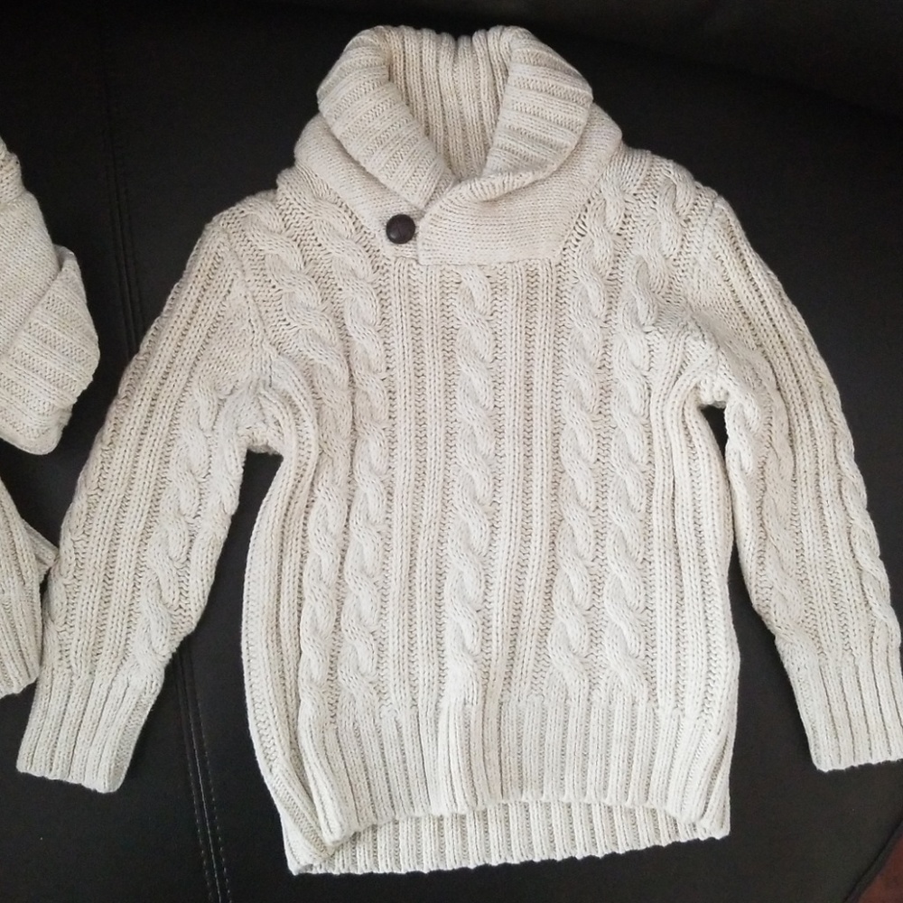 Sweaters - Picture 3 of 4